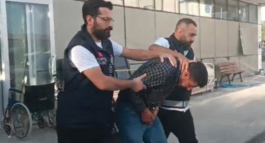 Kendisini karakol komutanı olarak tanıtıp yaşlı kadını 28 bin dolar dolandırdı
