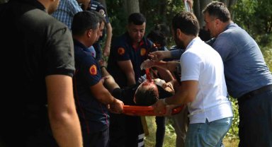 Minibüs şarampole uçtu, sıkışan sürücüyü itfaiye kurtardı