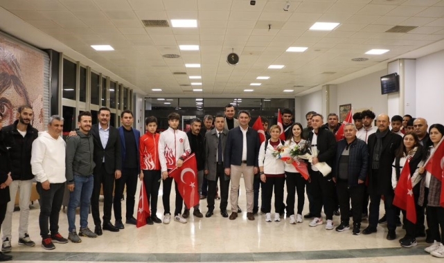 İsrail'i mağlup edip şampiyon oldular