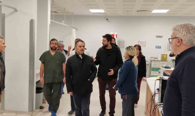Vali Aktaş, otobüs kazasında yaralanan vatandaşları ziyaret etti