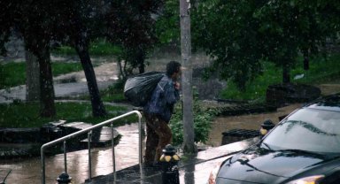 Develi'de sağanak yağış etkisini gösterdi