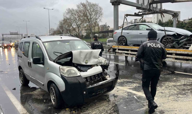 Fatih'te zincirleme trafik kazası: 1 yaralı