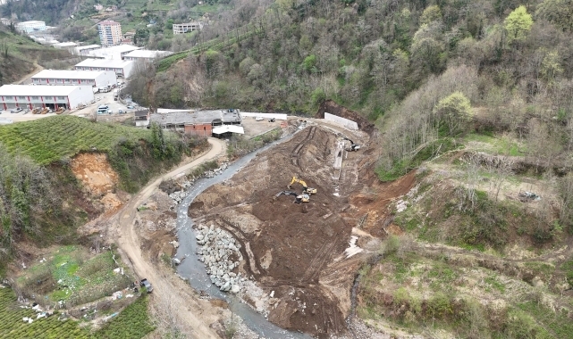 Rize'de dere ıslah çalışmaları devam ediyor