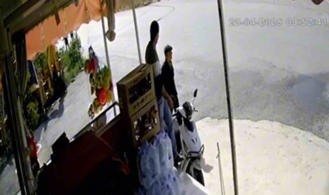 Yaşlı adamın şapkası işletmecinin aklını başından aldı: Bir anda kendini yerde buldu