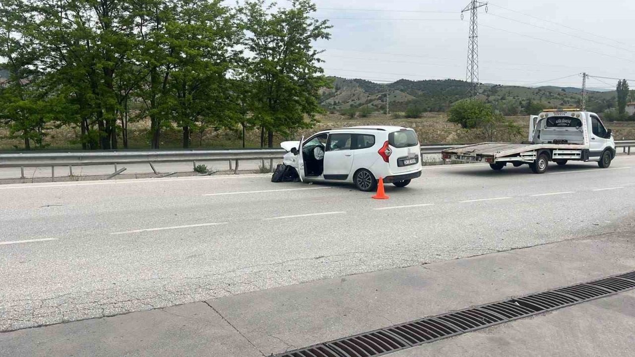 Kastamonu’da otomobil ile tır çarpıştı