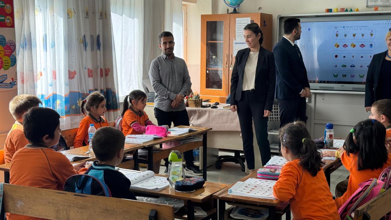 Kaymakam Büyüker'den ilkokul ziyareti
