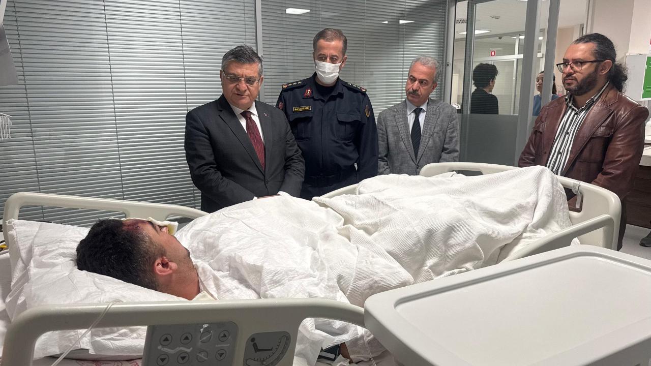 Vali Özarslan'dan yaralanan Jandarmaya ziyaret