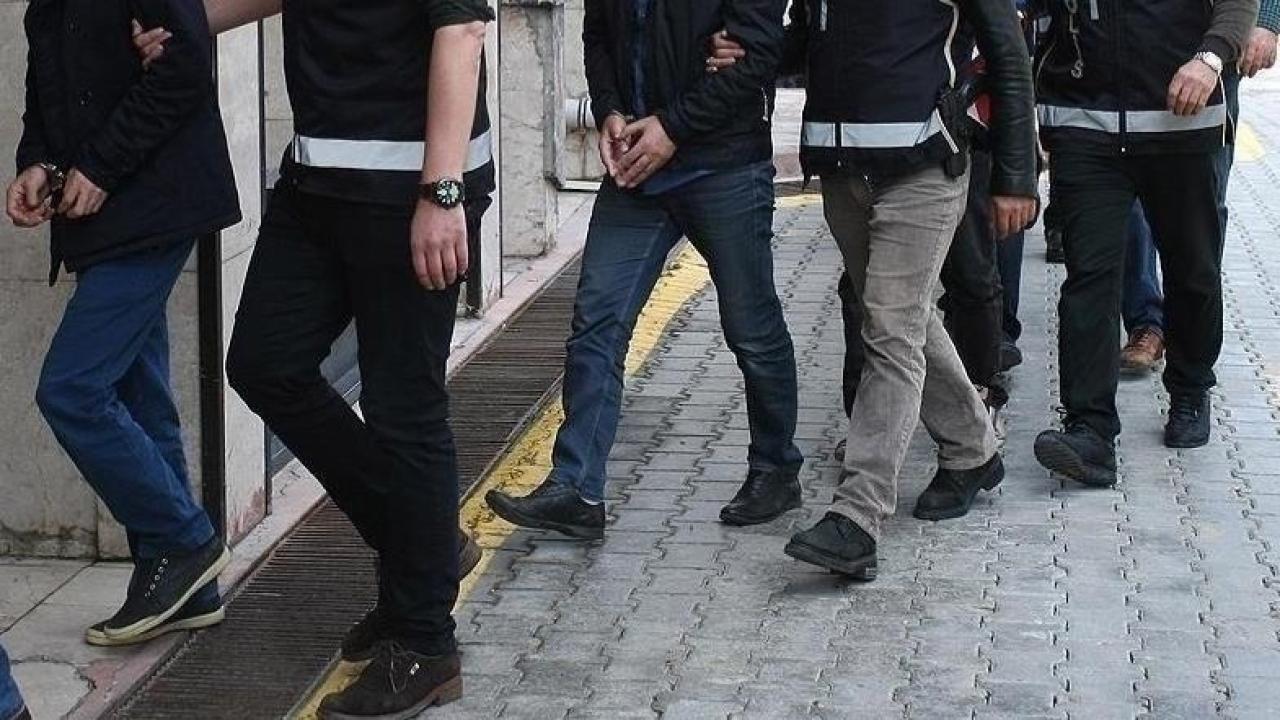 İstanbul merkezli 27 ilde FETÖ'ye yönelik operasyonlarda 71 şüpheli yakalandı