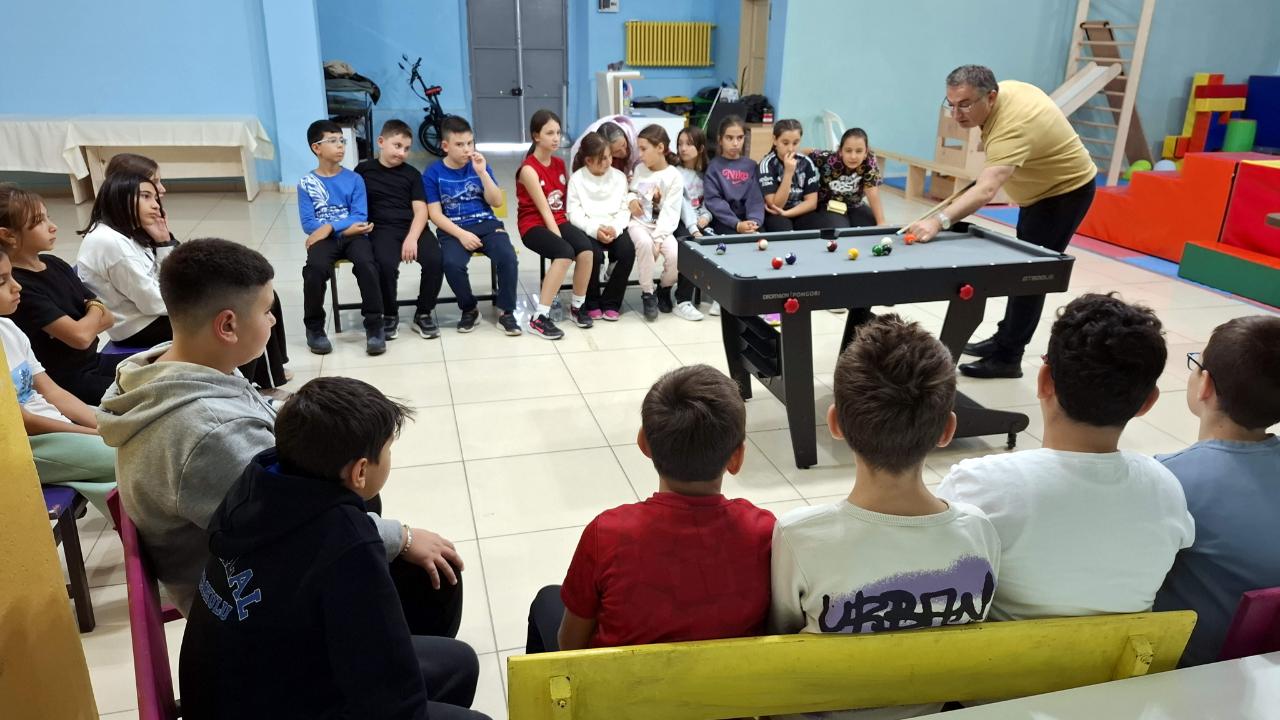 Sinop'ta bilardonun incelikleri öğrencilere aktarılıyor