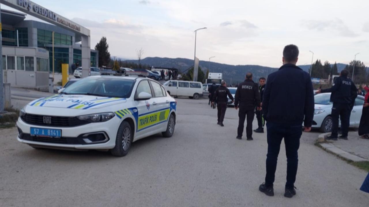 Emniyet önünde yumruklar konuştu