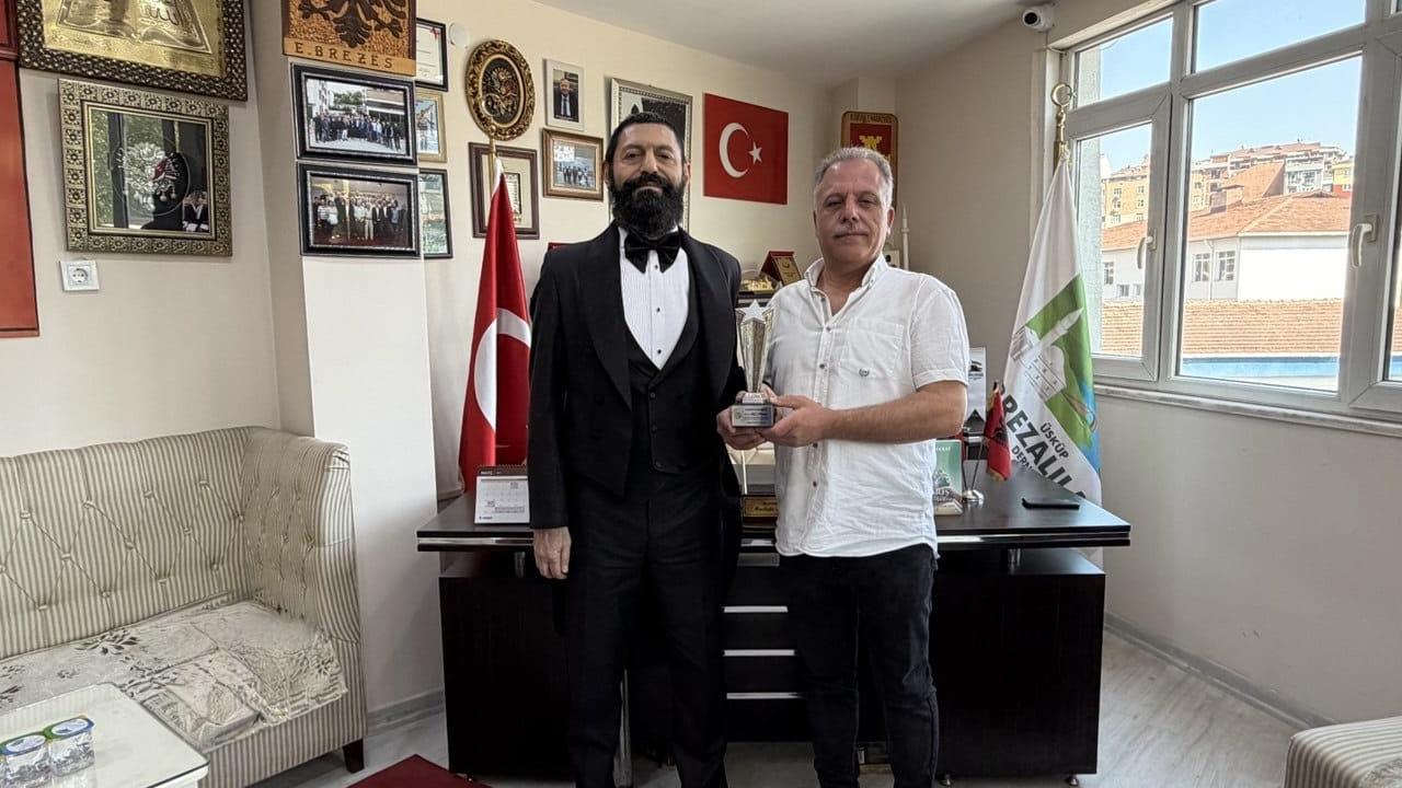 Akif Manaf’a “Hoşgörü ve Barış ödülü”