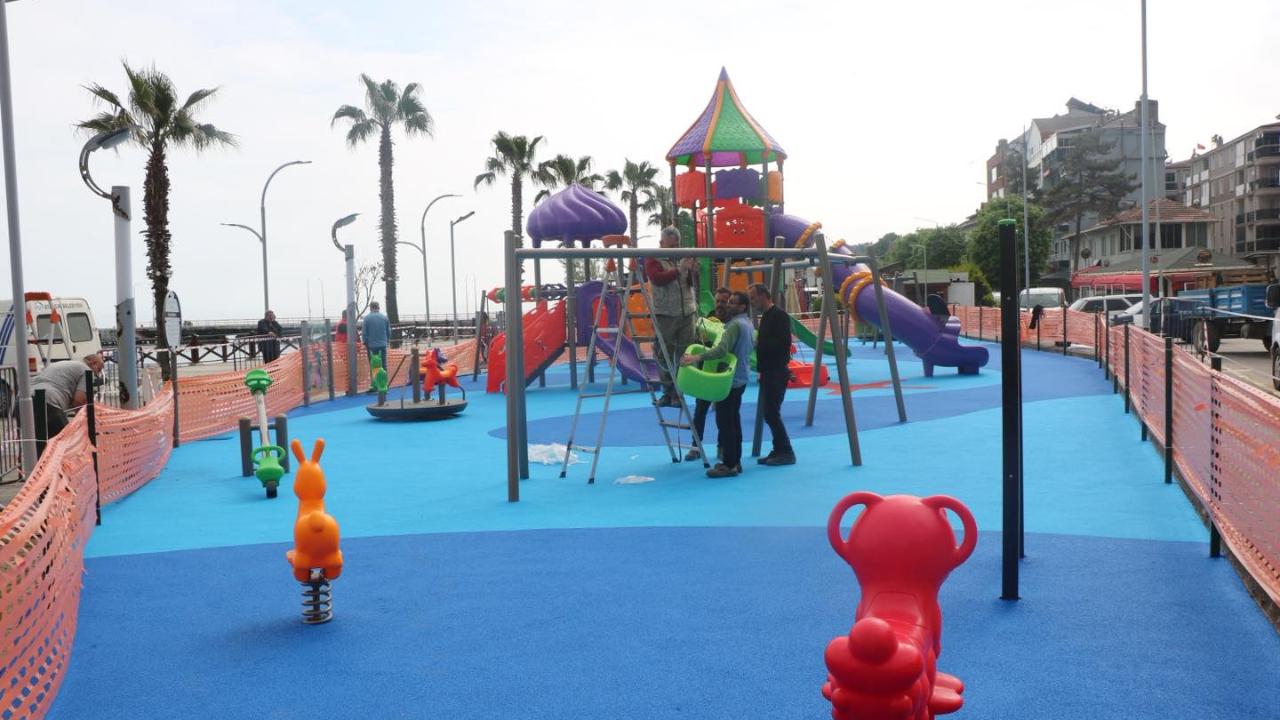 Ayancık'ta oyun parkında modern dönüşüm