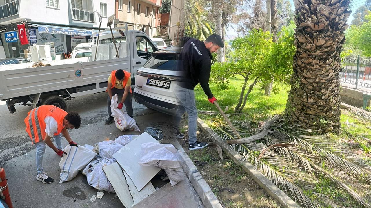 Belediye'den kent genelinde temizlik mesaisi