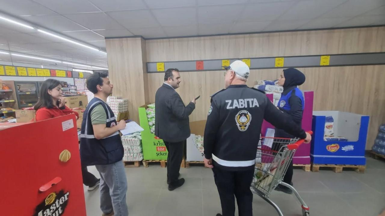 Boyabat’ta bayram öncesi etiketler mercek altında