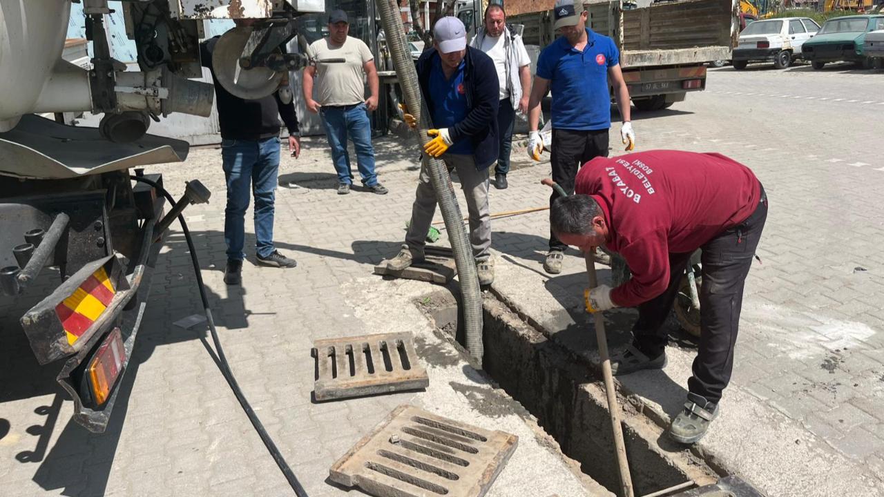 Boyabat’ta yağışlara yönelik altyapı temizliği sürüyor