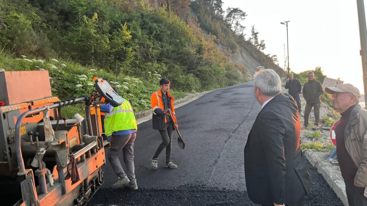 Çamurcu yolu sıcak asfalta kavuştu