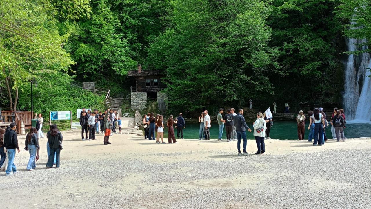Erfelek şelaleleri'nde turist yoğunluğu