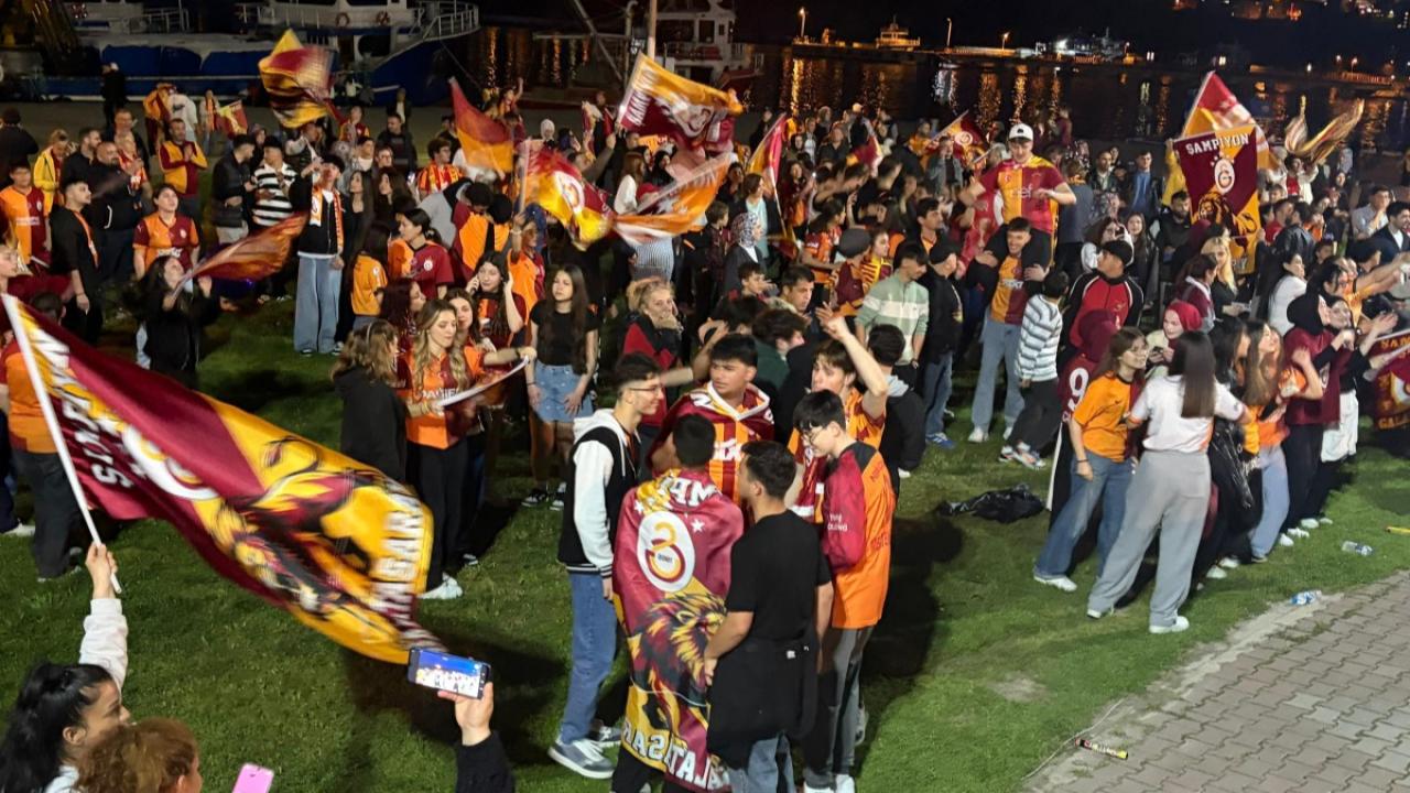 Gerze’de sarı-kırmızı gece