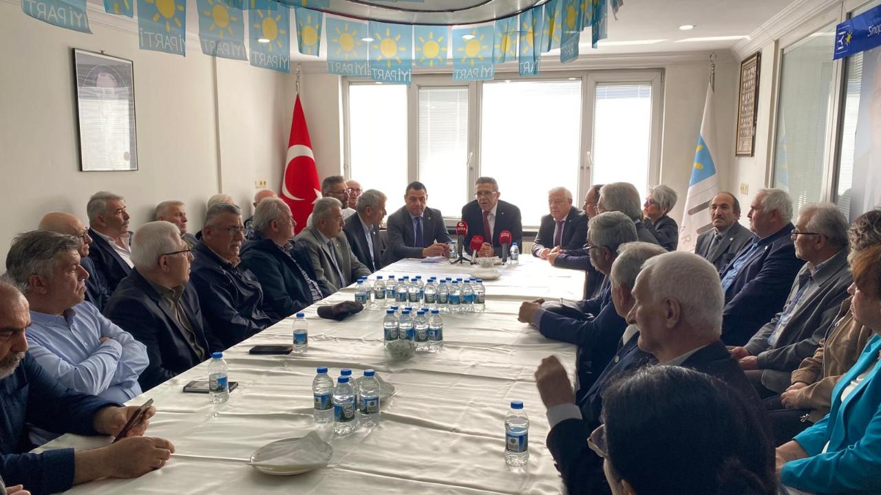 İYİ Partili Öztürk Sinop’ta teşkilatla bir araya geldi