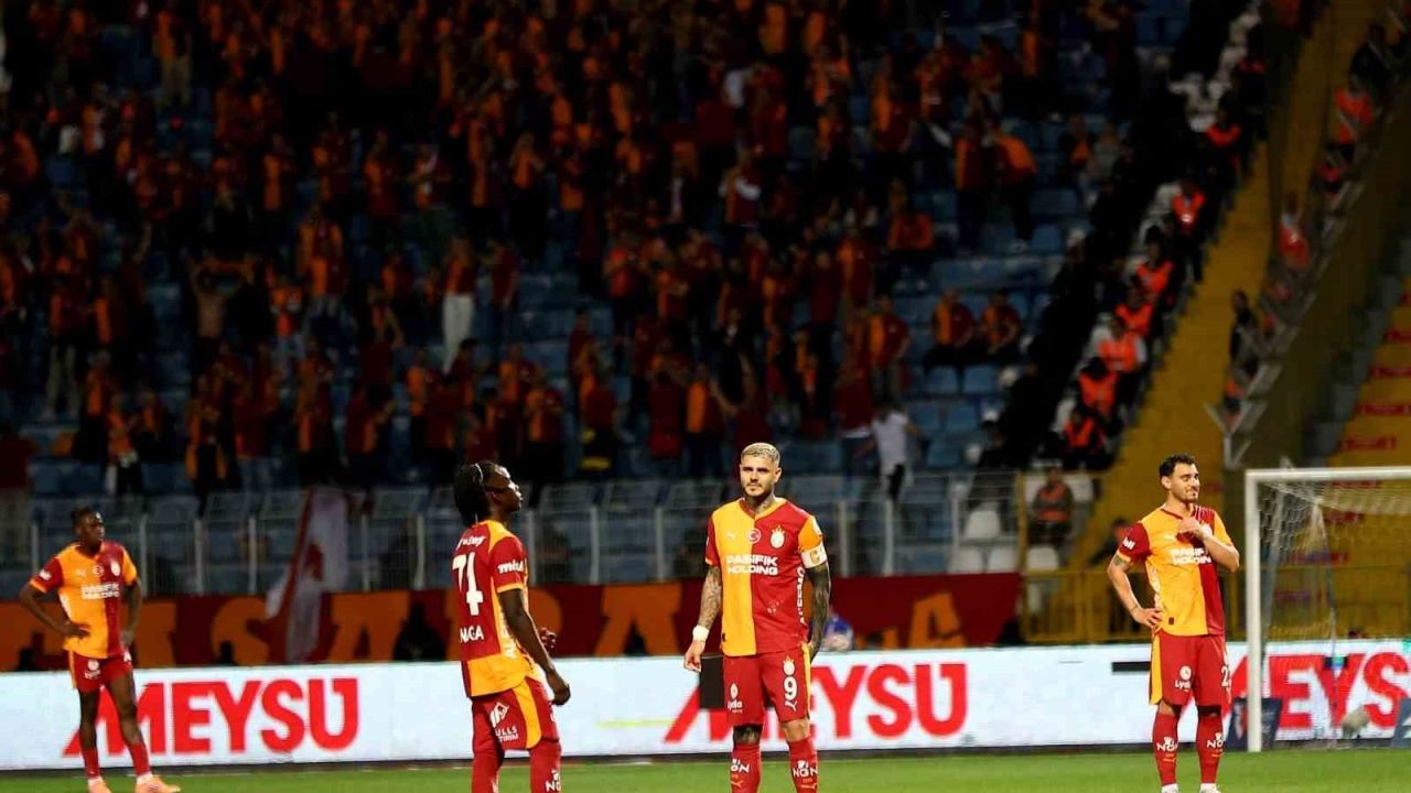 Şampiyon Galatasaray sezonu mağlubiyetle tamamladı