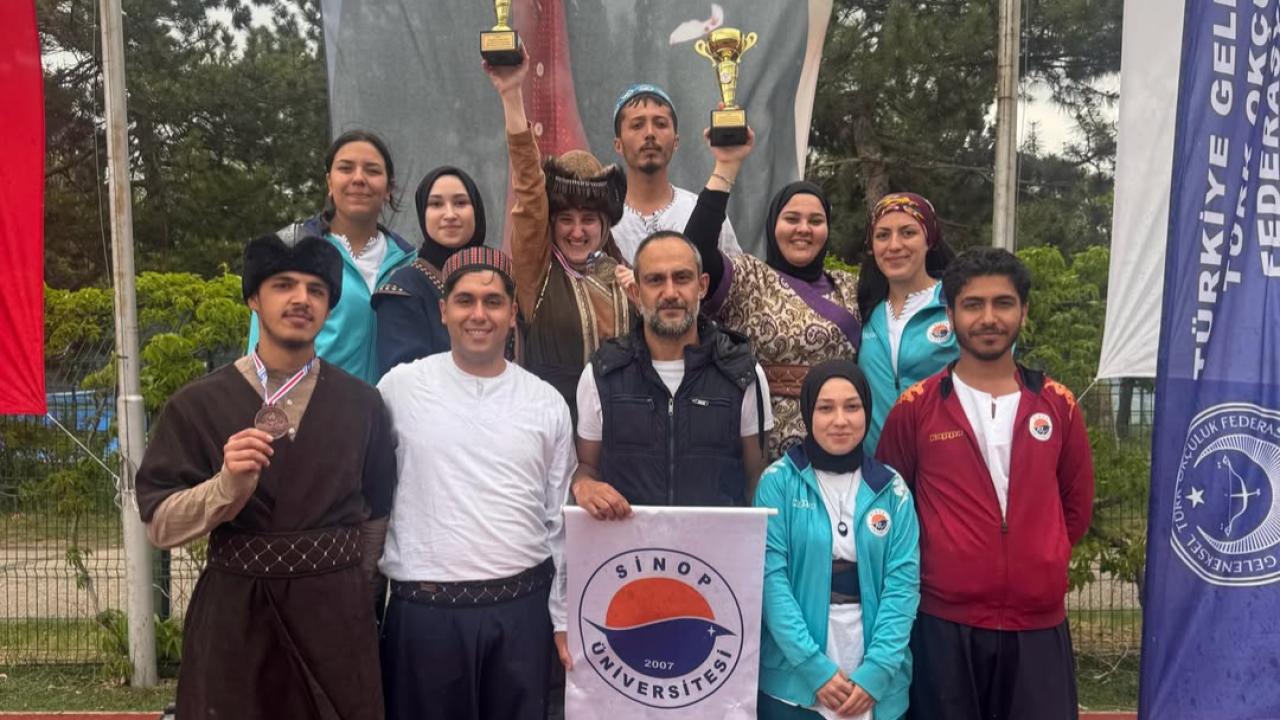 Sinop Üniversitesi’nden okçulukta çifte başarı