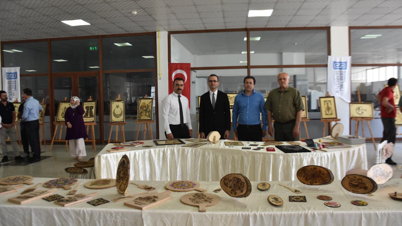 Denetimli serbestlik yükümlülerinden el sanatları sergisi