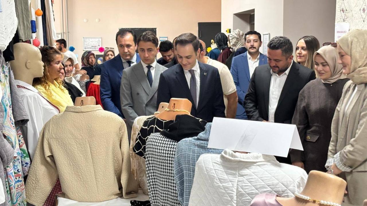 Durağan'da el emeği göz nuru eserler sergilendi