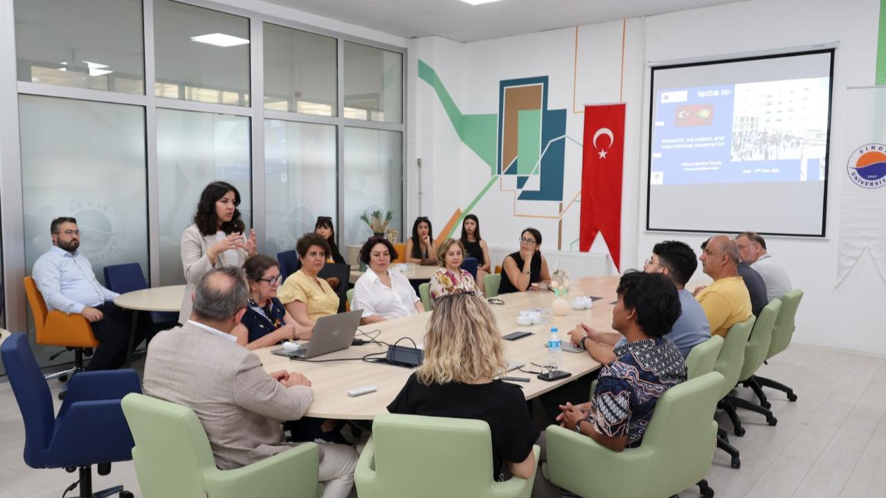 SNÜ'de uluslararası akademik deneyimler paylaşıldı