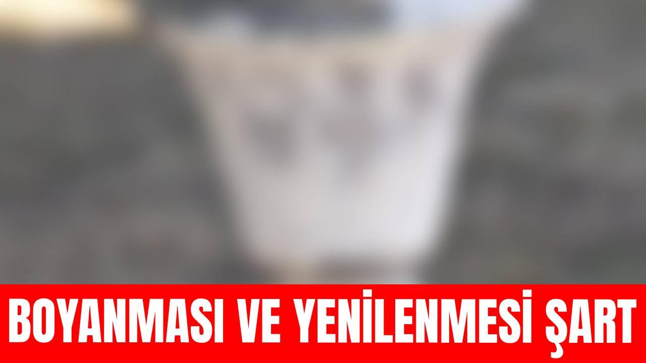 Yeşil lambaların üstü artık çok eskidi