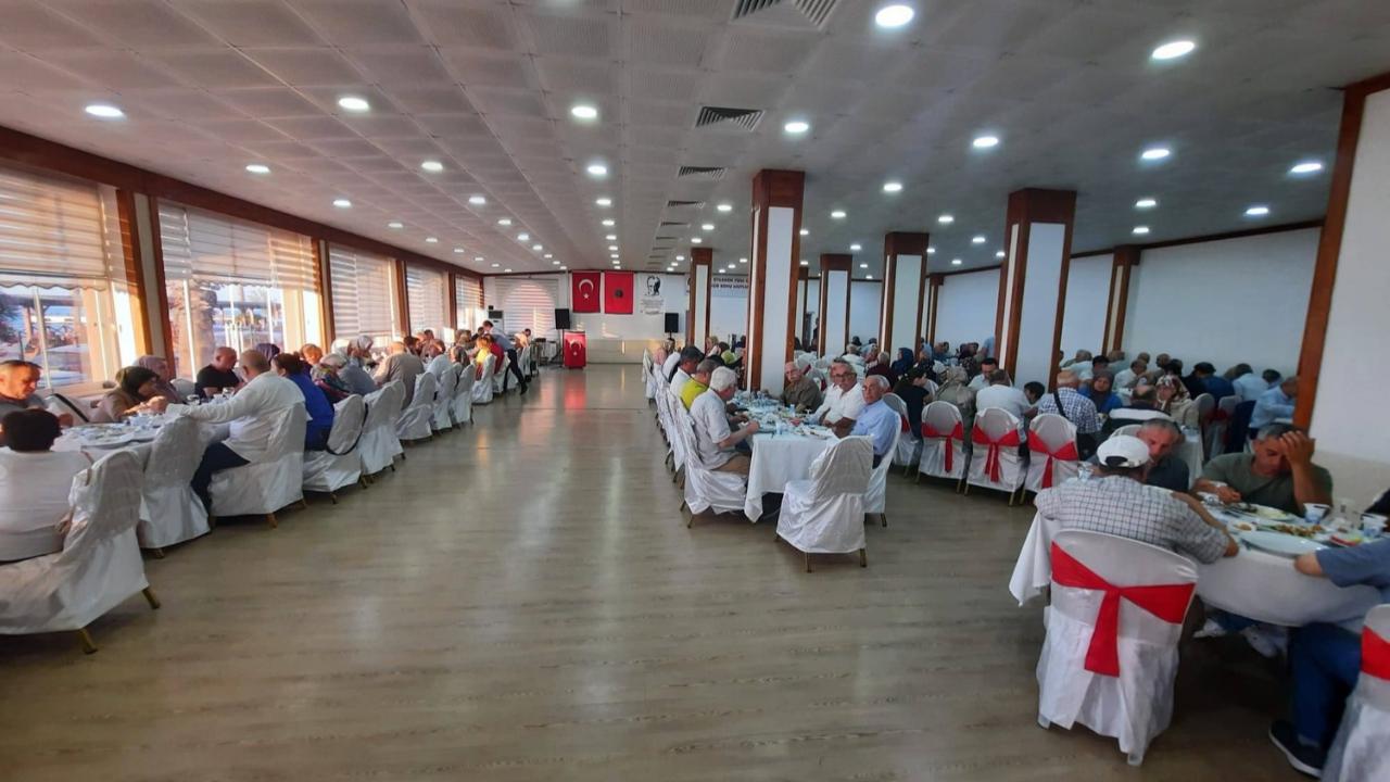 Başkan Kaya emeklilerle akşam yemeğinde buluştu