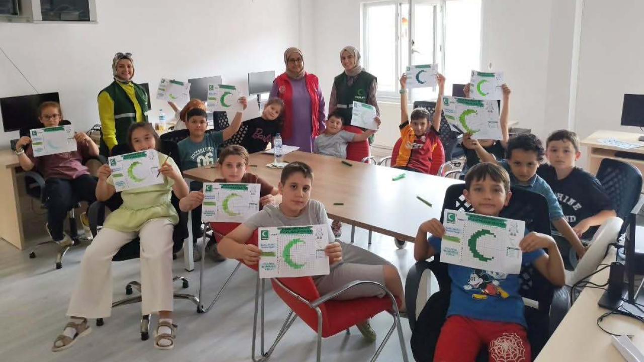 Erfelek'te gençlere "Bağımsızlık ve Teknoloji" farkındalığı