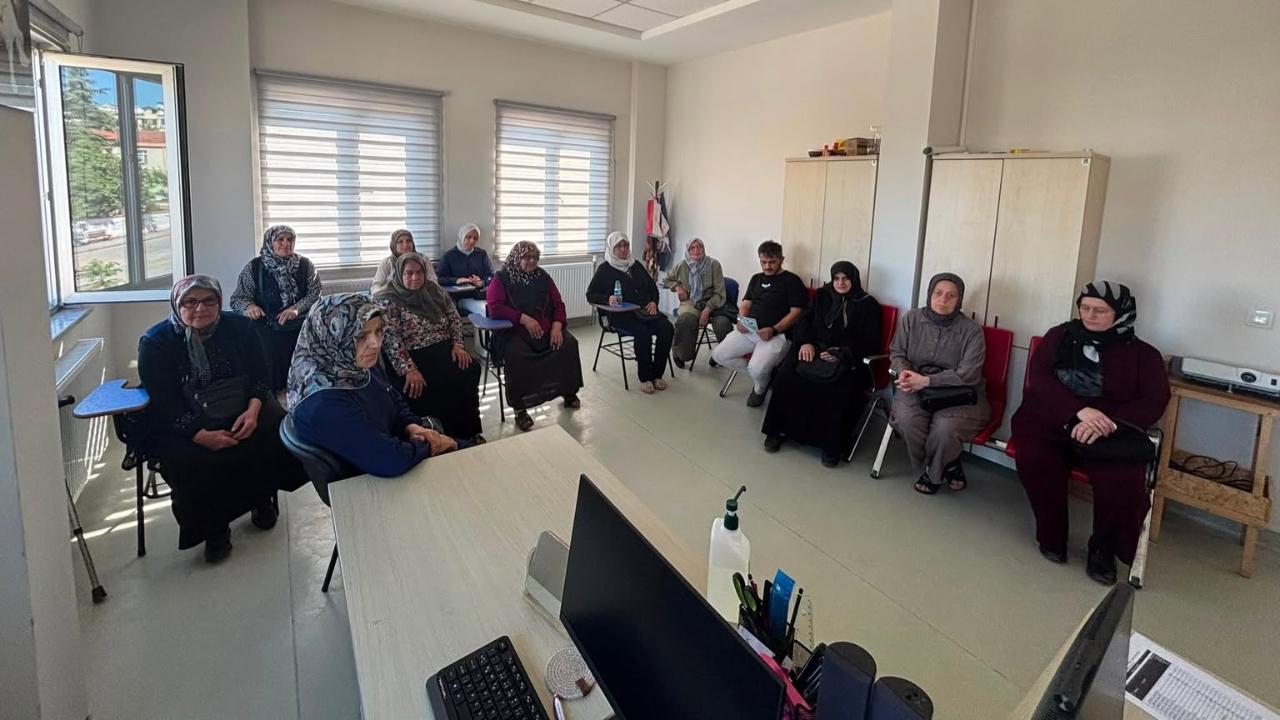 Gerze'de vatandaşlara koruyucu sağlık eğitimi