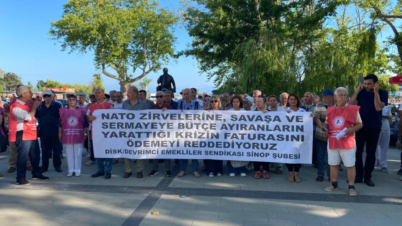 Sinop'ta DİSK’li emekliler taleplerini meydandan duyurdu