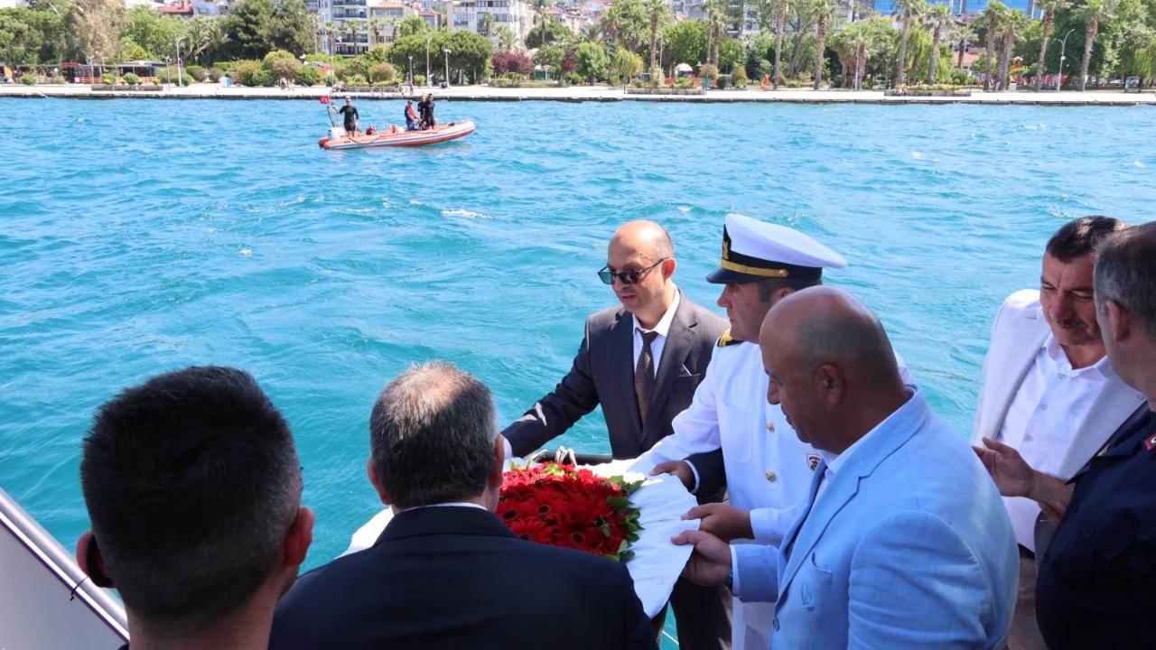 Sinop'ta Kabotaj Bayramı çelenk sunumu ile başladı
