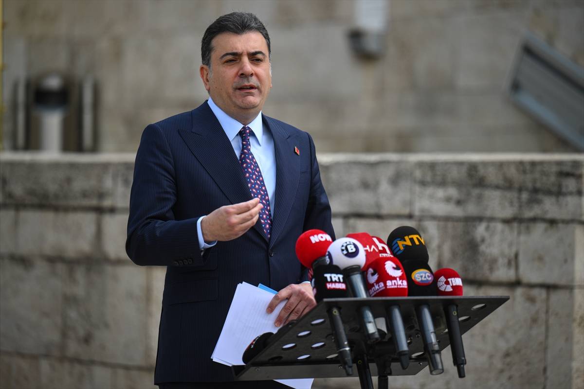 CHP'de 28 üye Parti Meclisi'nden istifa etti