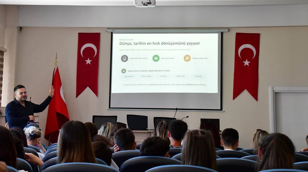Sinop Üniversitesi'nden liselilere yapay zekâ ve gelecek söyleşisi
