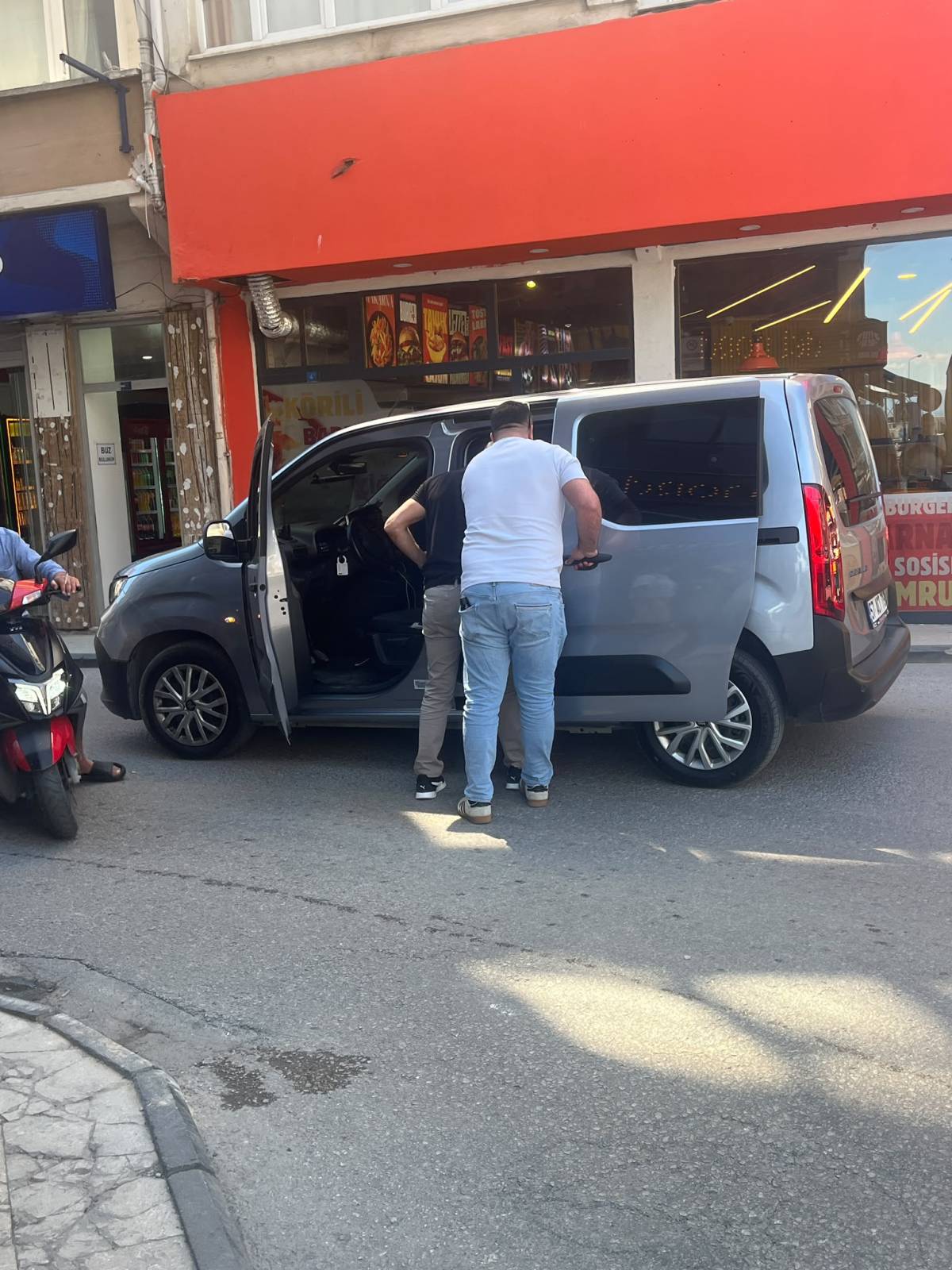 Sinop'ta şok eden olay: İş yerinden çıkartıldı, geri dönüp bunu yaptı