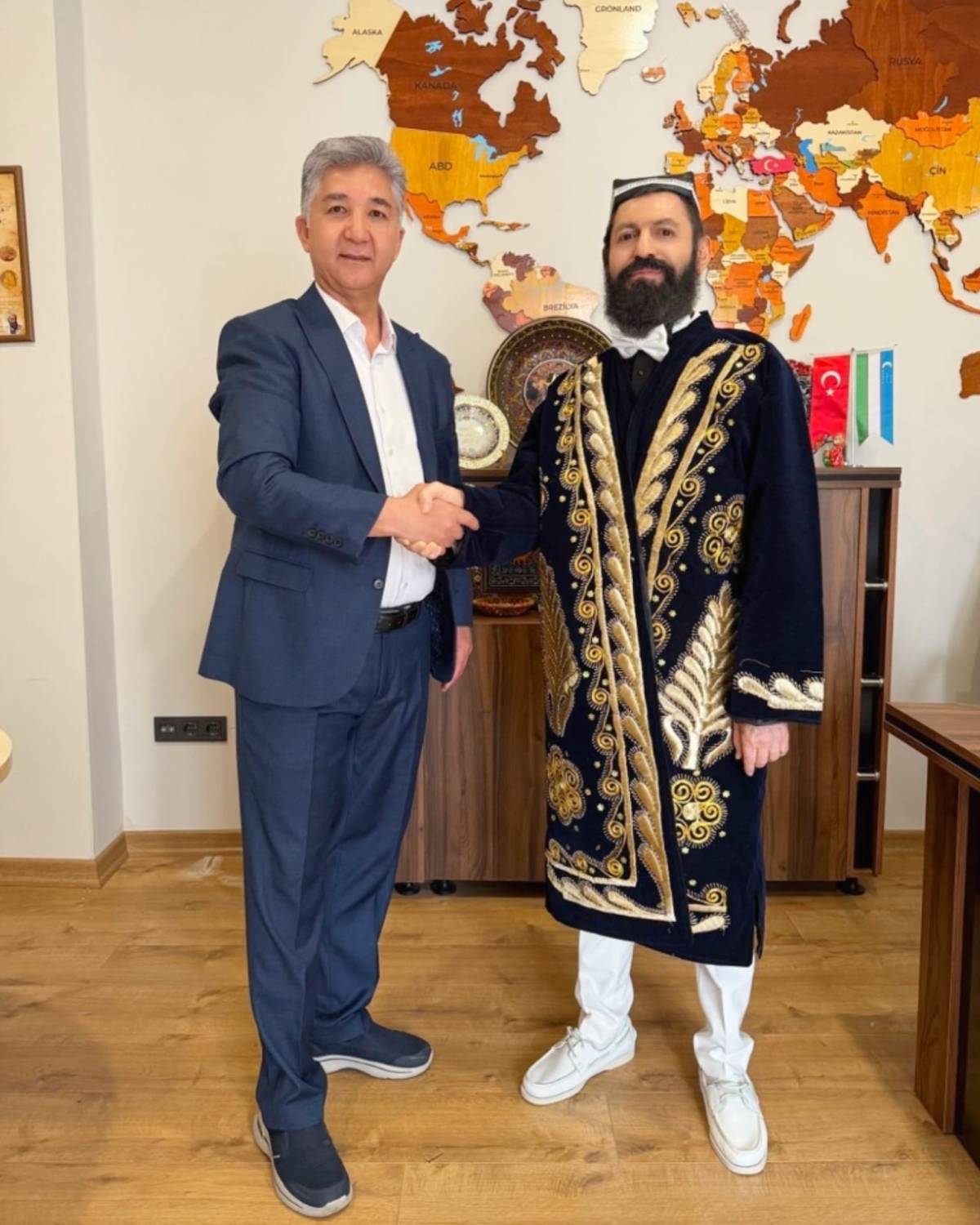 Akif Manaf’a “Kültür ve Barış Ödülü”