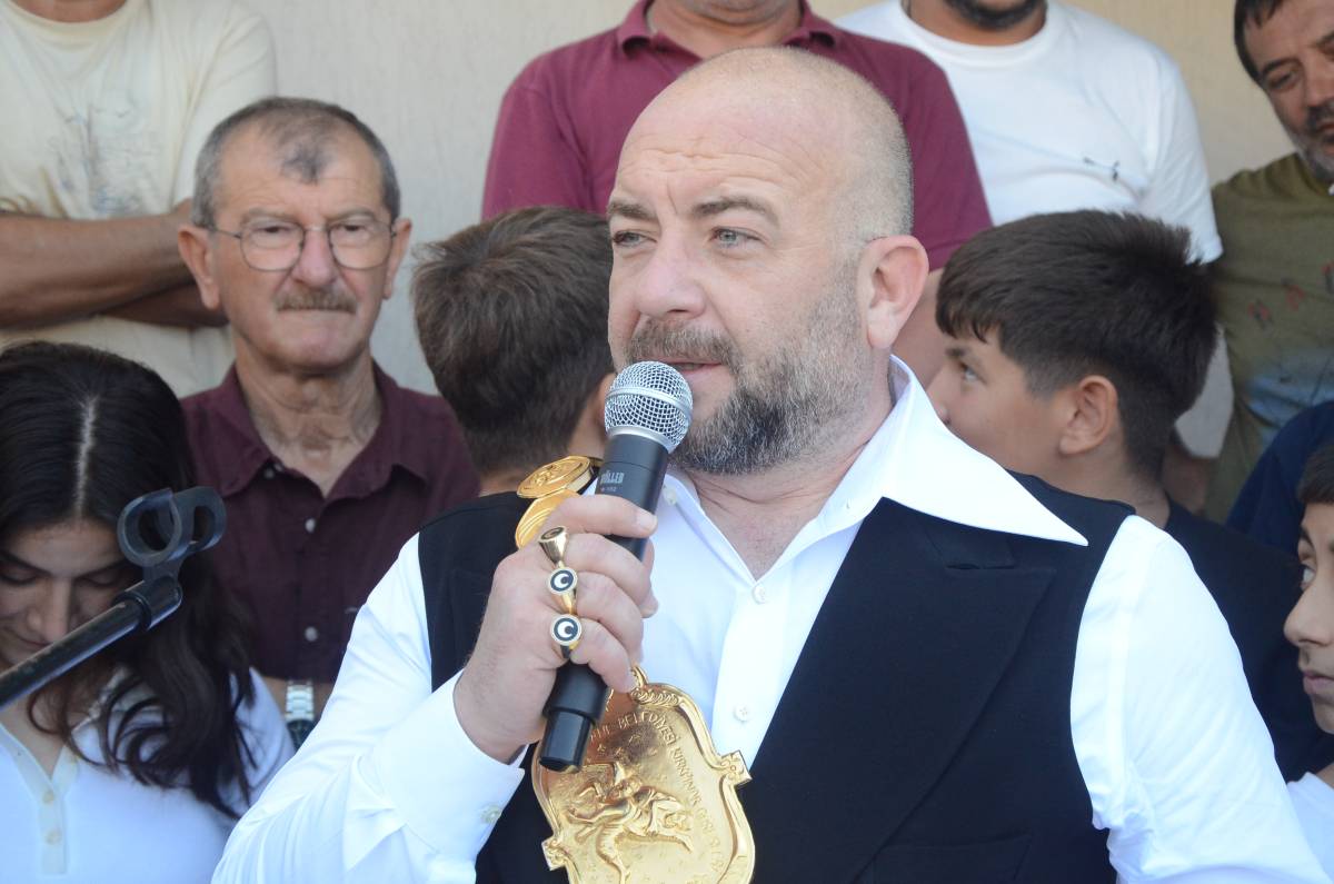 Başpehlivan Erkan Taş’a memleketinde görkemli karşılama