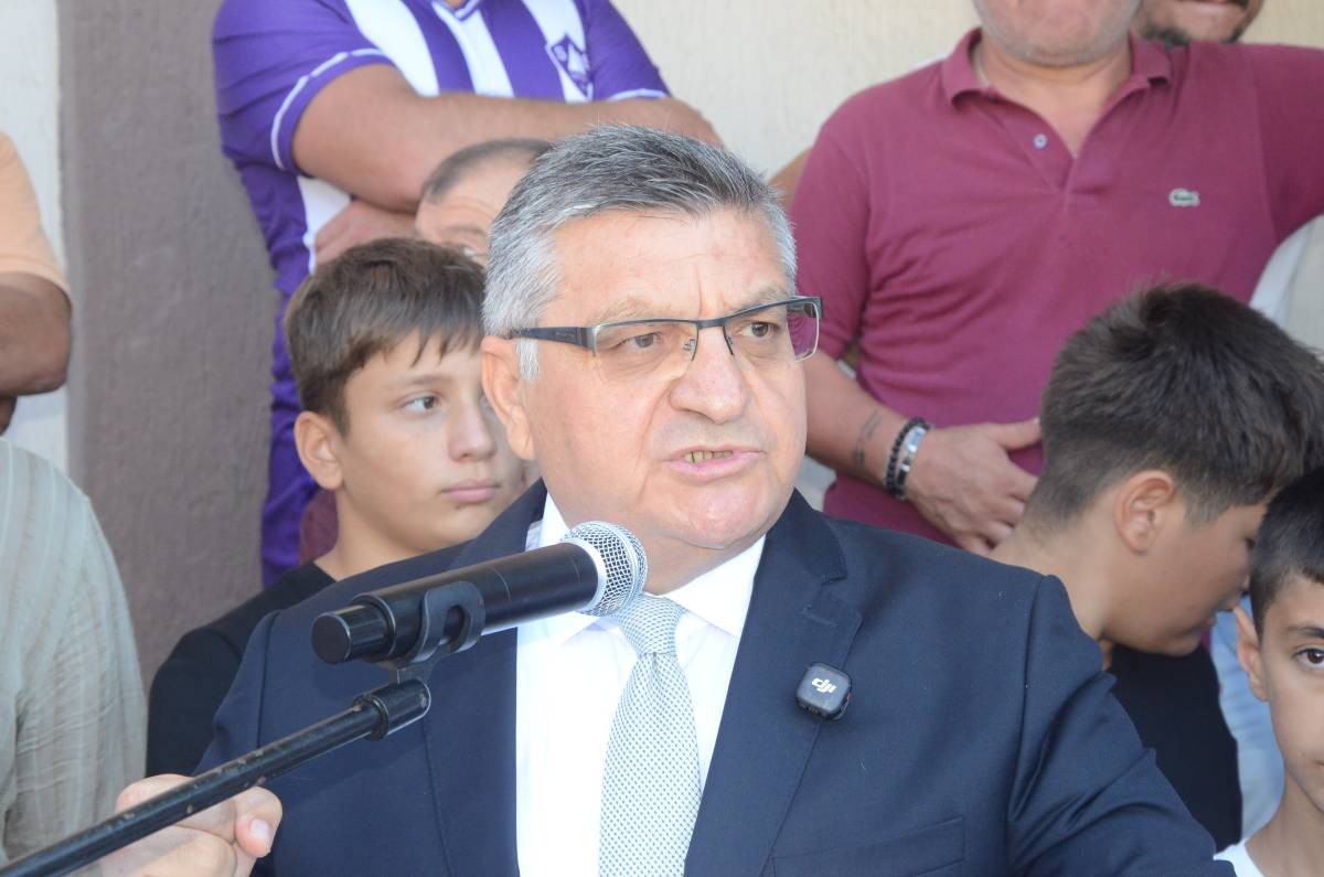 Başpehlivan Erkan Taş’a memleketinde görkemli karşılama
